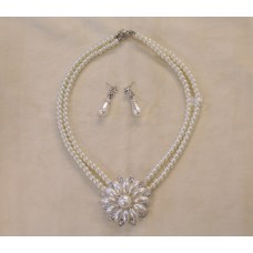 Kaklarota un  auskari